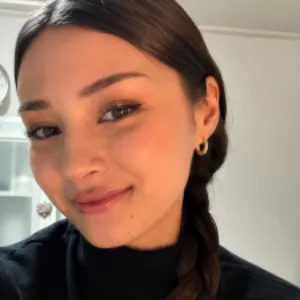Yana B.